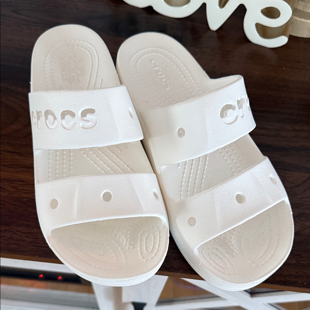 CROCS Classic White Slide Sandals